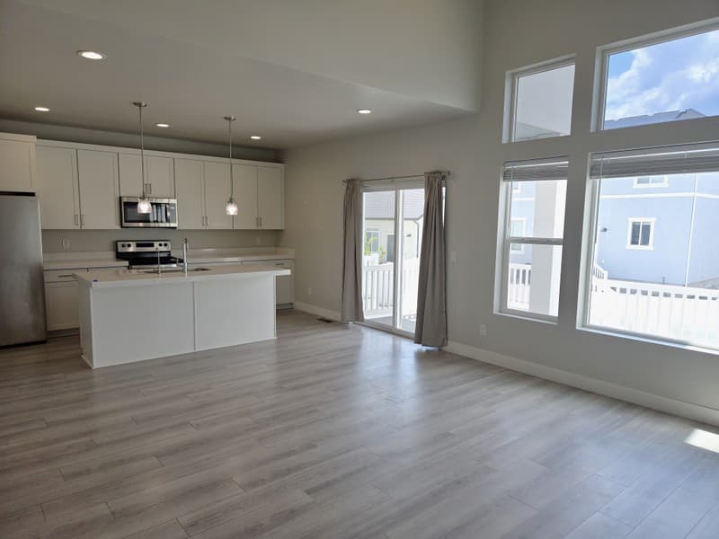 Eagle Mountain Townhome: 9723 N Aaron Ave
