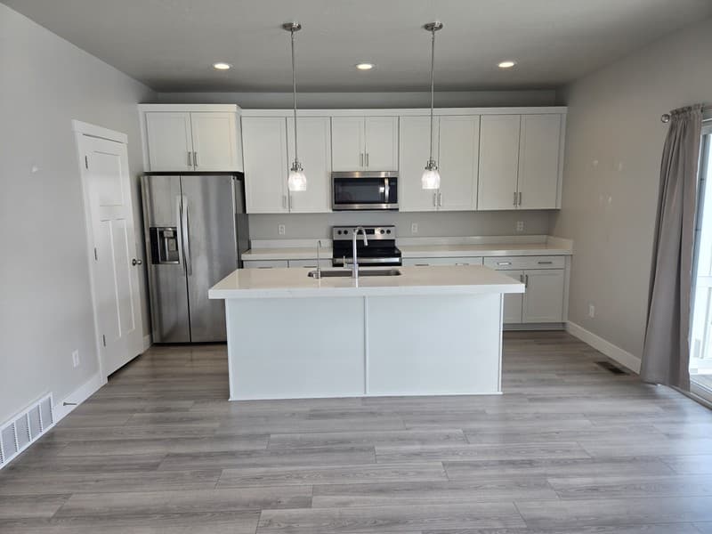 Eagle Mountain Townhome: 9723 N Aaron Ave
