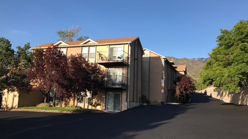 Ogden Apartment: 4564 Harrison Blvd