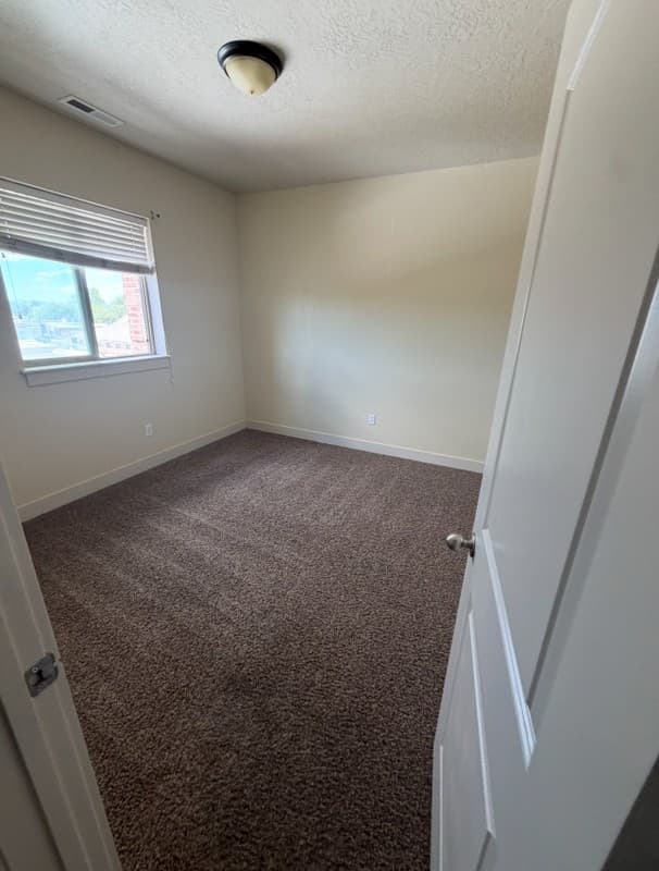 Santaquin Condo: 27 W Main St