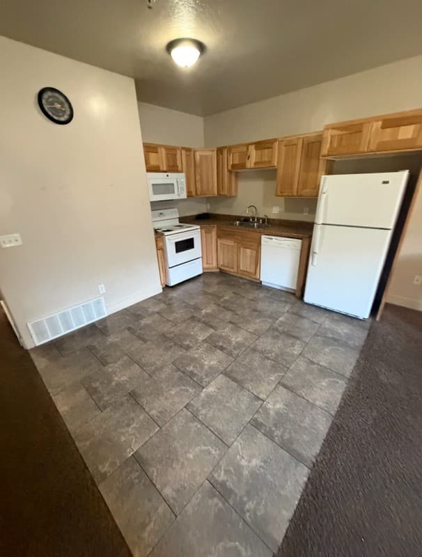 Santaquin Condo: 27 W Main St