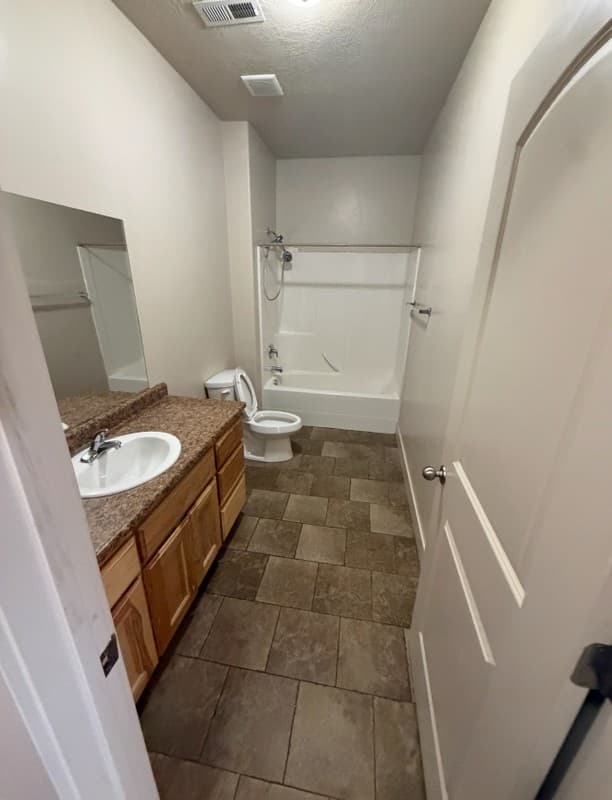 Santaquin Condo: 27 W Main St