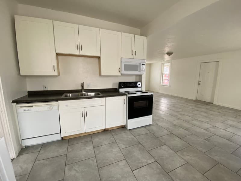 Salt Lake City House: 856 S 900 W