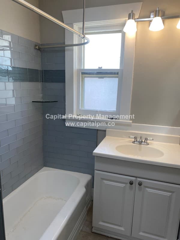 Salt Lake City House: 174 E 1300 S