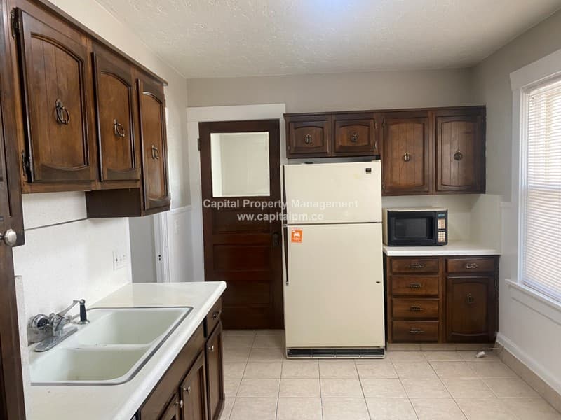 Salt Lake City House: 174 E 1300 S