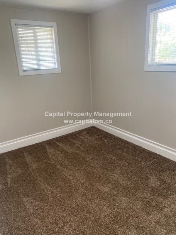 Salt Lake City House: 174 E 1300 S