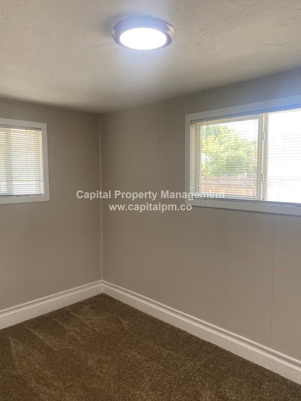 Salt Lake City House: 174 E 1300 S