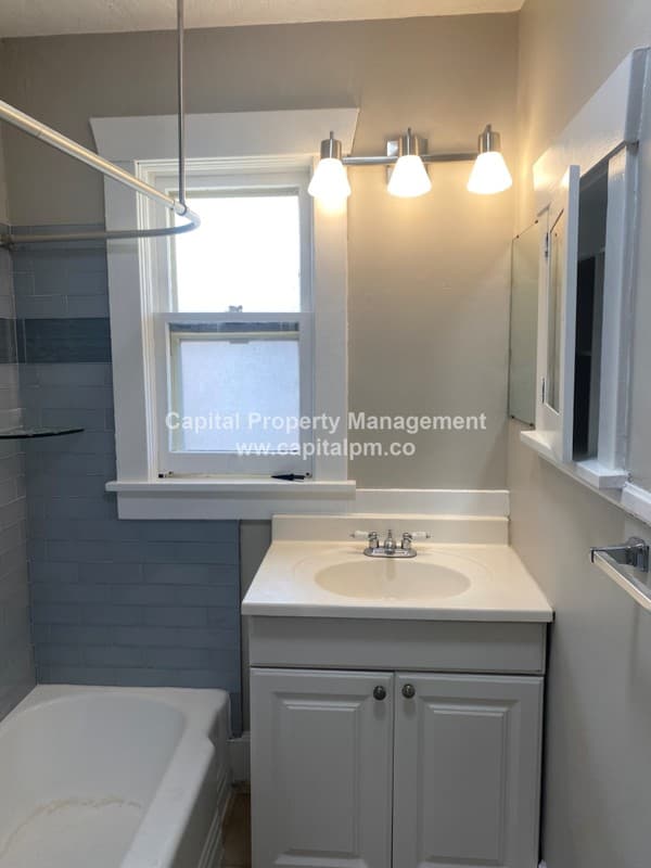 Salt Lake City House: 174 E 1300 S