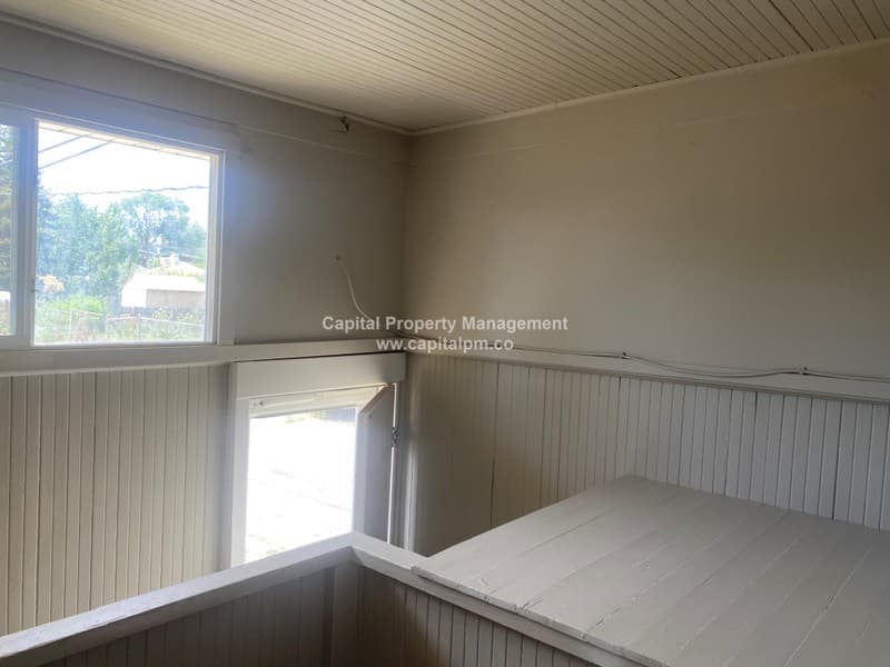 Salt Lake City House: 174 E 1300 S