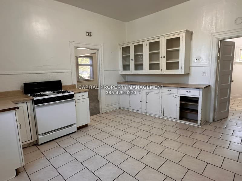 Salt Lake City House: 850 S 900 W
