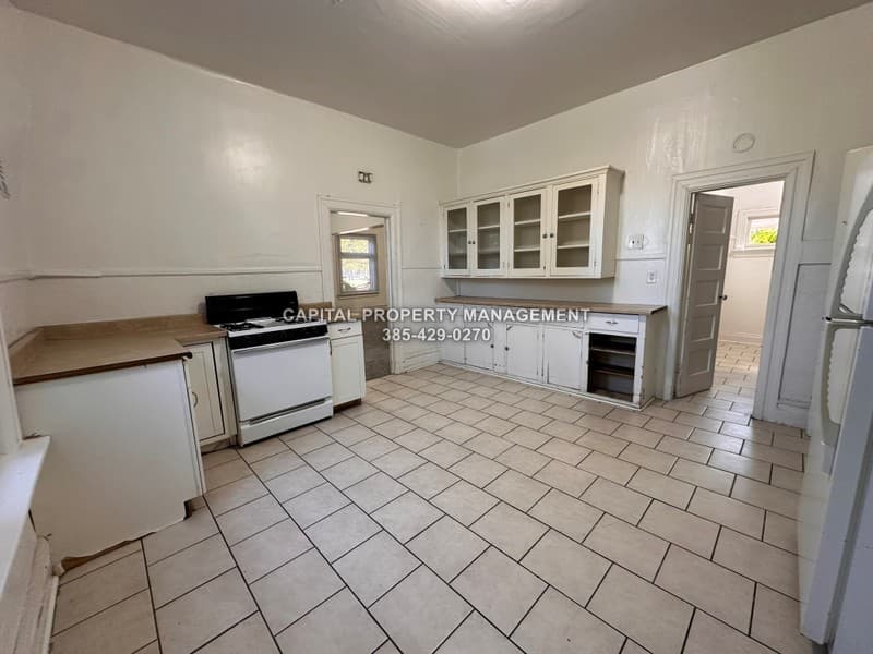 Salt Lake City House: 850 S 900 W