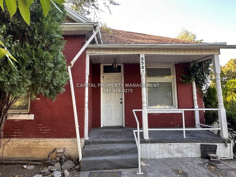 Salt Lake City House: 850 S 900 W