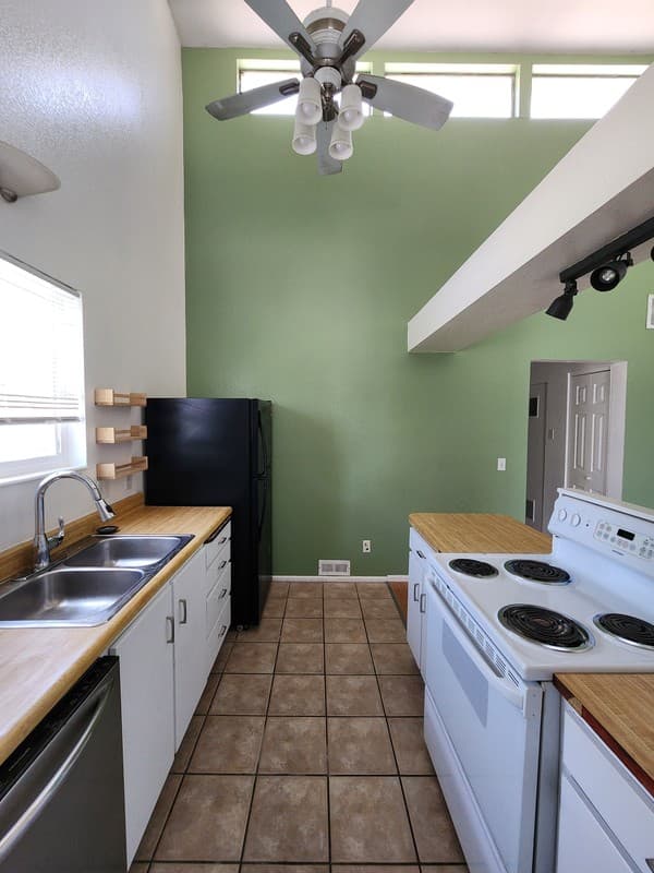 Holladay Townhome: 1800 E Gunderson Ln
