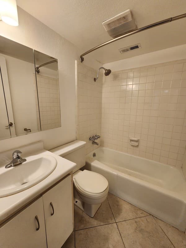 Holladay Townhome: 1800 E Gunderson Ln