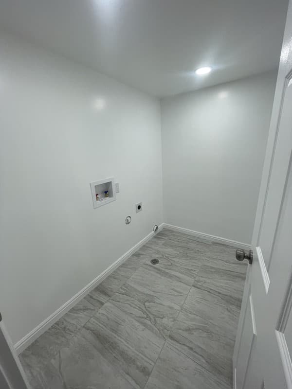 Salt Lake City House: 6055 S Hazelhurst Dr