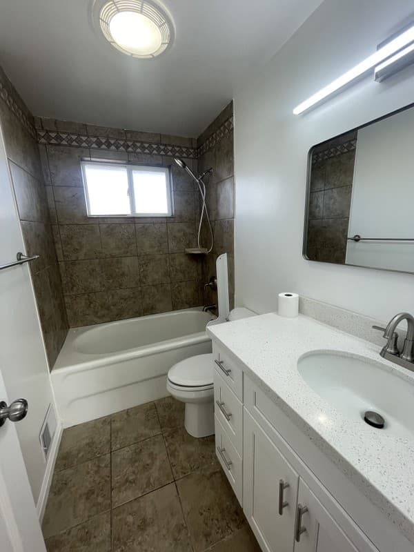 Salt Lake City House: 6055 S Hazelhurst Dr