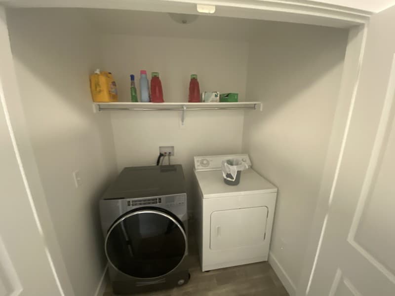 Vineyard Single Room: 279 W 660 N