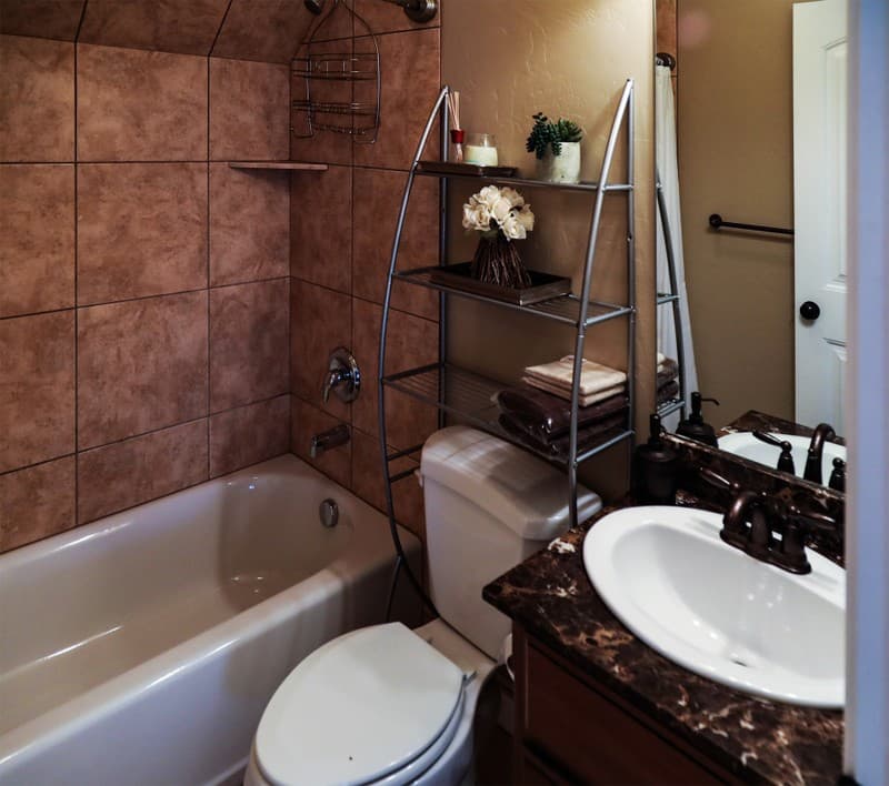 Salem House: 851 E 180 N