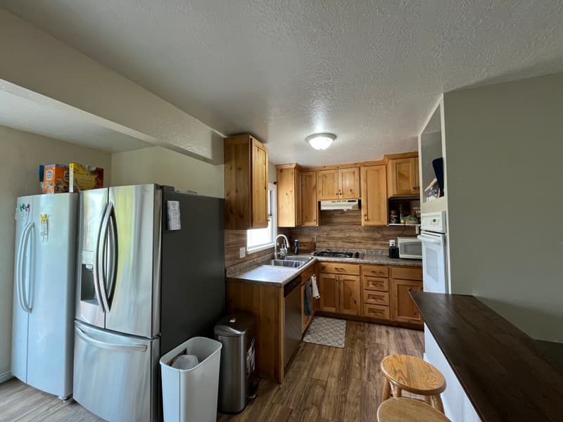 Springville Single Room: 111 B St
