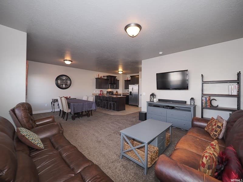 Saratoga Springs Townhome: 1646 N Venetian Way
