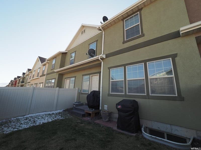 Saratoga Springs Townhome: 1646 N Venetian Way