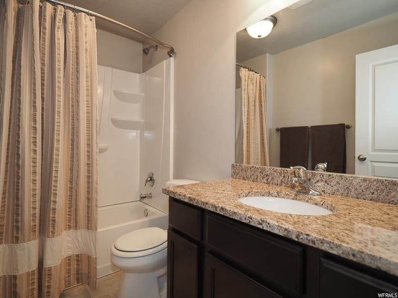 Saratoga Springs Townhome: 1646 N Venetian Way