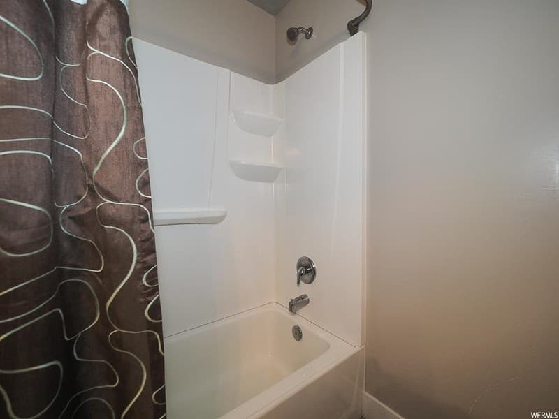 Saratoga Springs Townhome: 1646 N Venetian Way