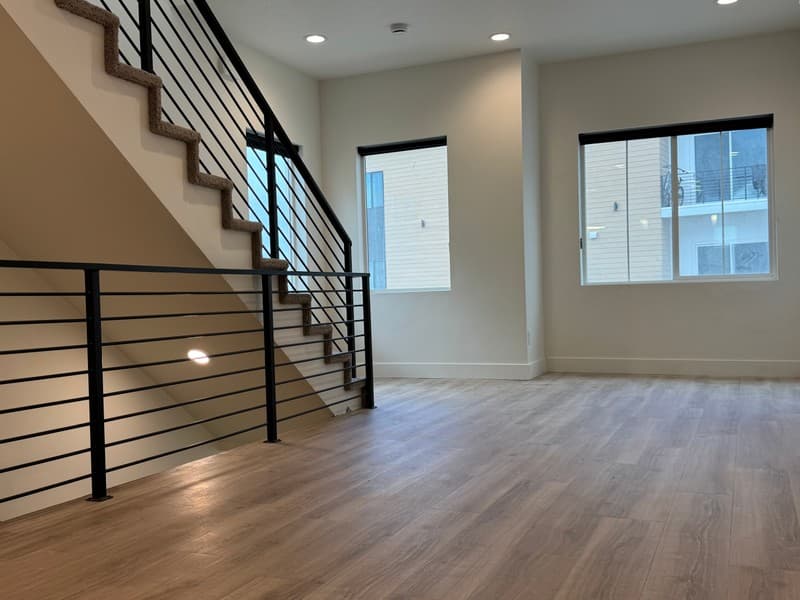 Bountiful Townhome: 1788 S main St.
