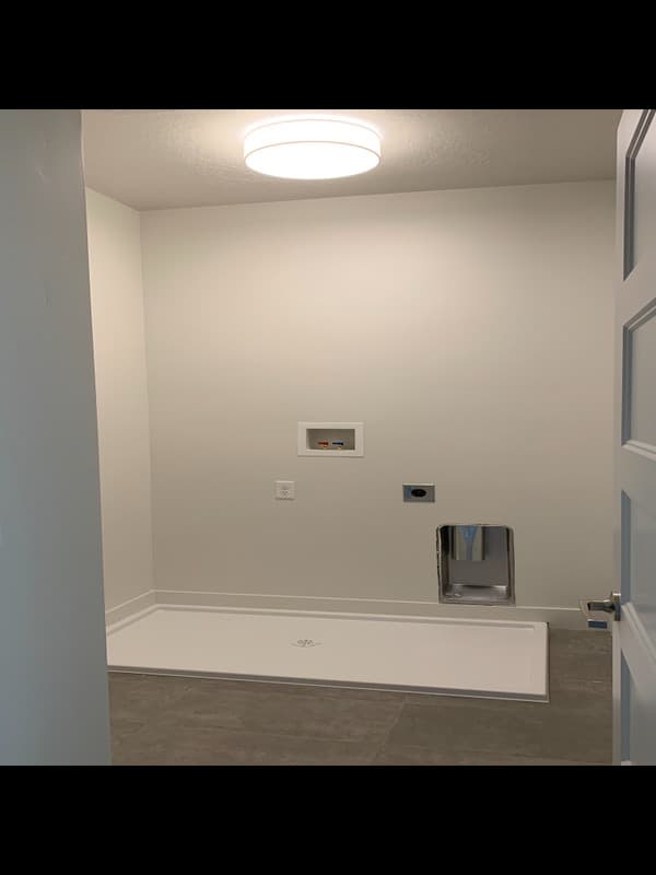 North Salt Lake Apartment: 190 S Highway 89