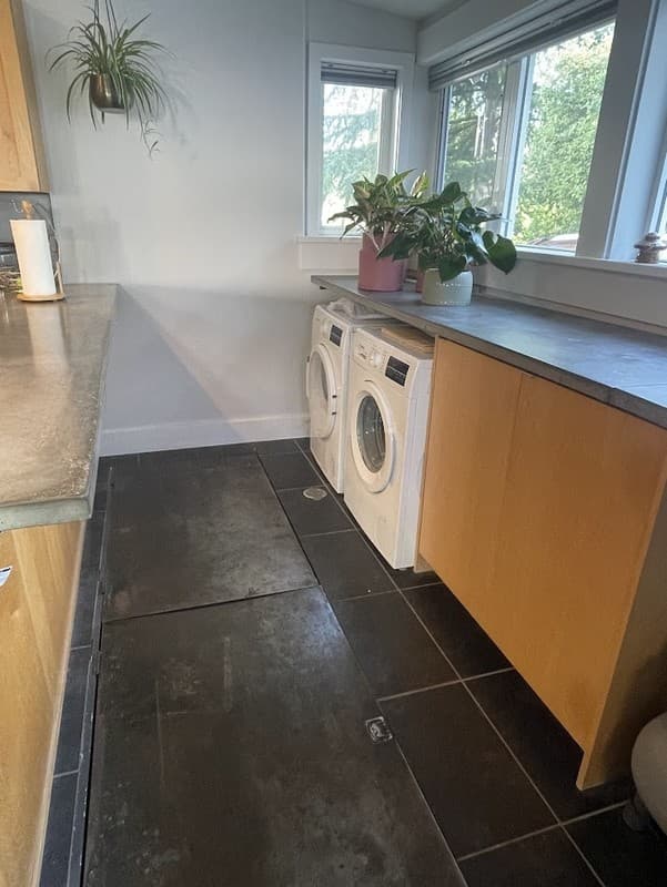Salt Lake City House: 819 E 300 S