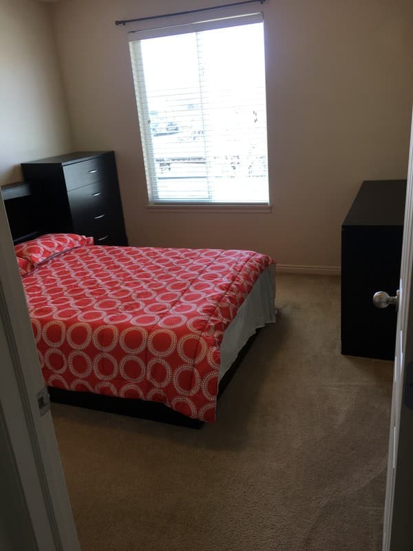 South Jordan Single Room: 1641 W Wynview Ln