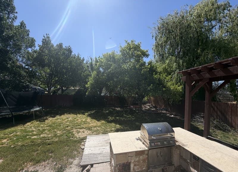 Tooele House: 704 Country Club Dr