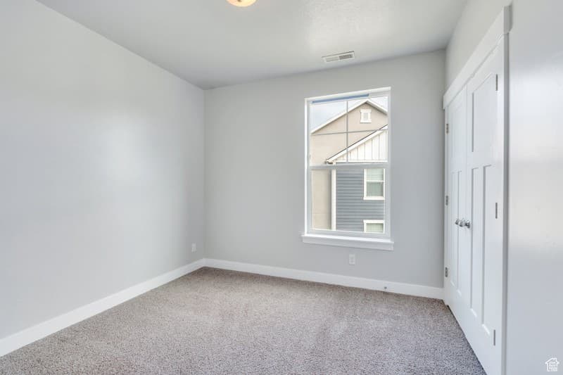 Vineyard Single Room: 378 W 750 N