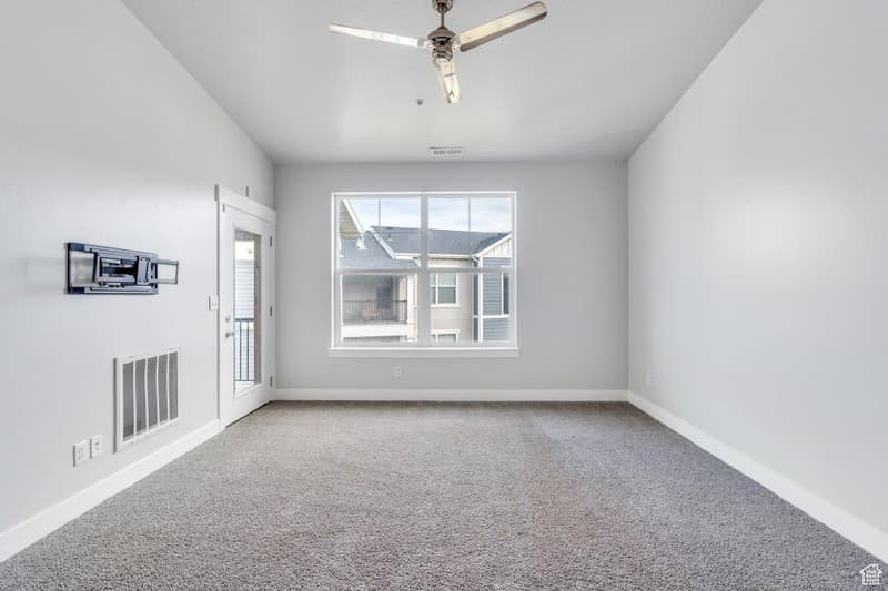 Vineyard Single Room: 378 W 750 N