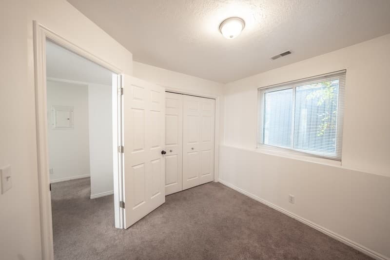Bountiful Townhome: 1867 S Main St