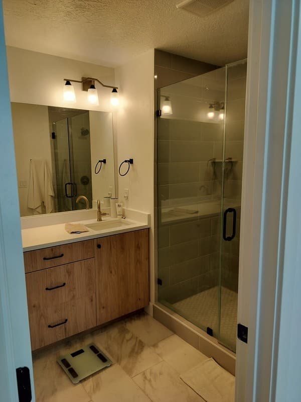 North Salt Lake Townhome: 25 E Center St