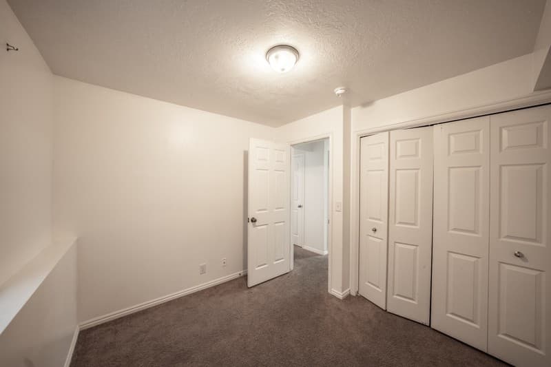 Bountiful Townhome: 1867 S Main St