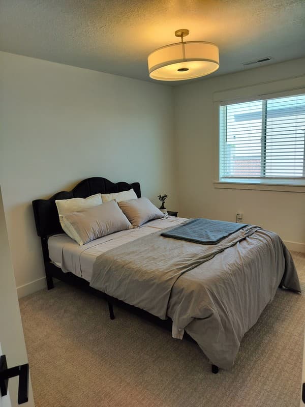 North Salt Lake Townhome: 25 E Center St