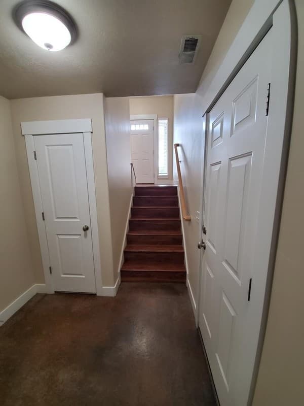 Sandy Townhome: 1049 E Quarry View Way