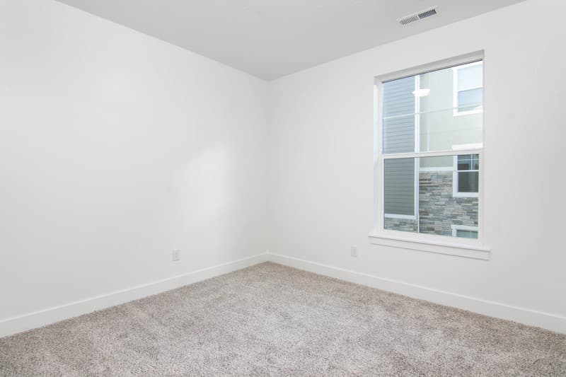 Vineyard Condo: 323 W 435 N
