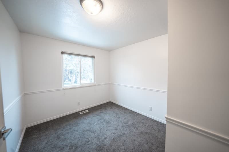 Bountiful Townhome: 1867 S Main St