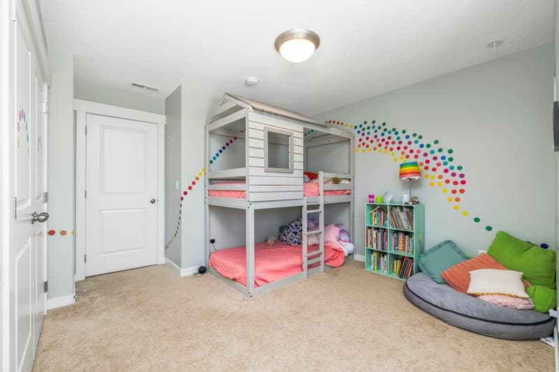 Eagle Mountain Townhome: 4438 E Hurstbourne Dr