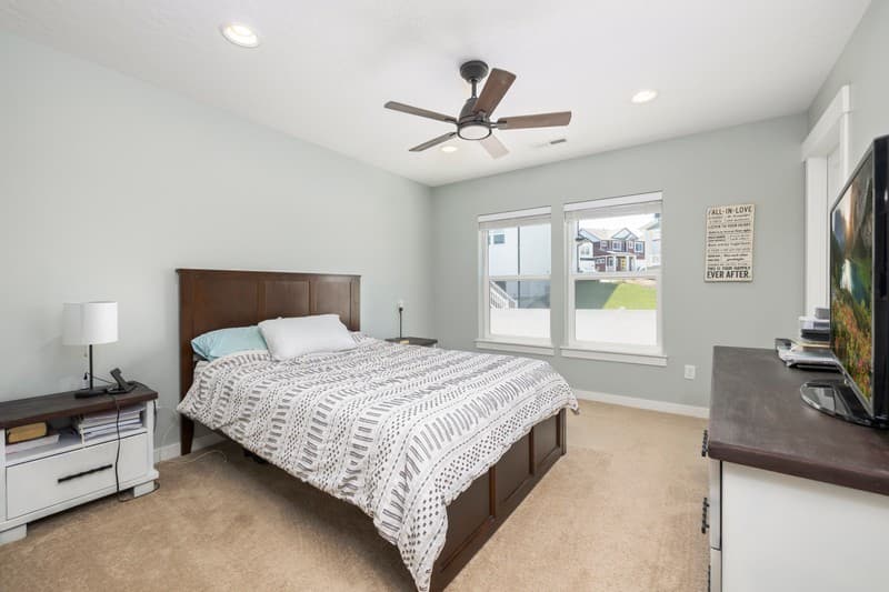 Eagle Mountain Townhome: 4438 E Hurstbourne Dr