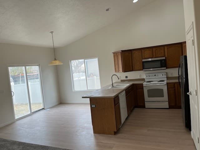 Eagle Mountain House: 1815 E Independence Way