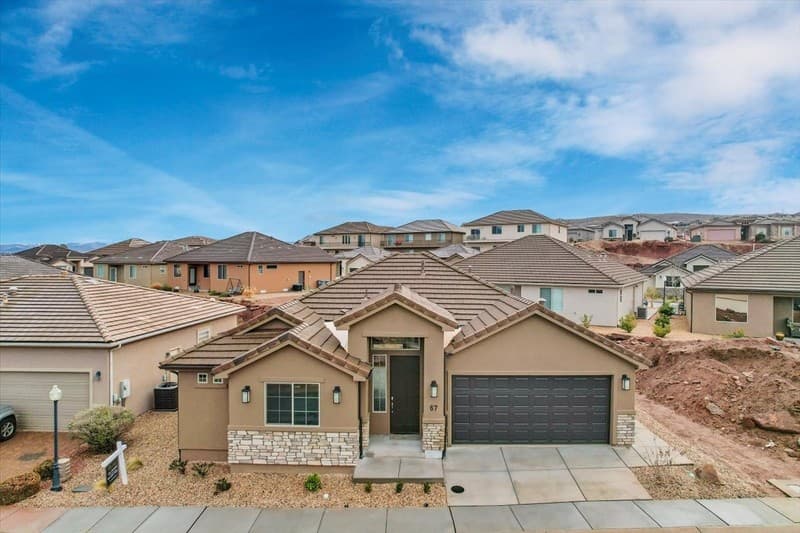 Saint George House: 2261 S Tonaquint Dr