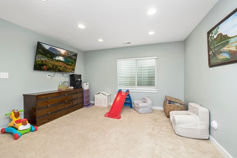 Eagle Mountain Townhome: 4438 E Hurstbourne Dr