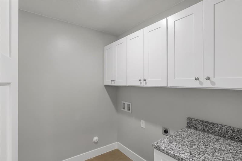 Saint George House: 2261 S Tonaquint Dr