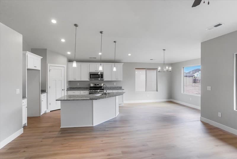 Saint George House: 2261 S Tonaquint Dr