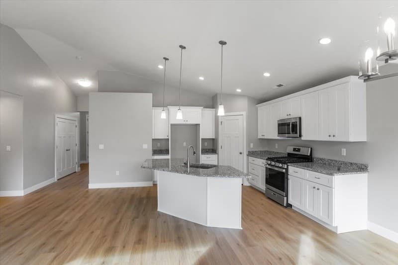 Saint George House: 2261 S Tonaquint Dr
