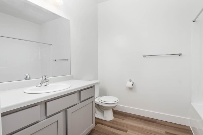 Vineyard Condo: 323 W 435 N